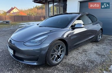 Седан Tesla Model 3 2021 в Рава-Руській