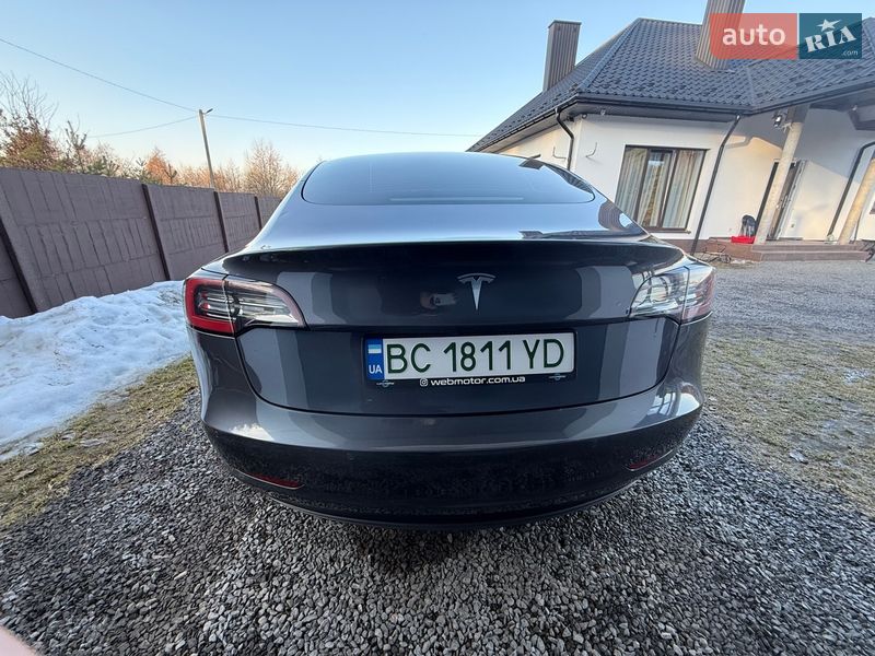 Седан Tesla Model 3 2021 в Рава-Русской