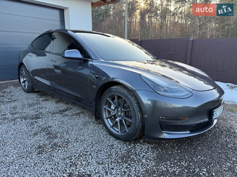 Седан Tesla Model 3 2021 в Рава-Русской