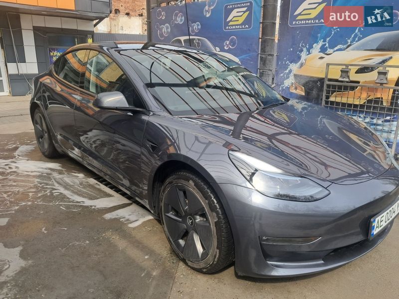 Седан Tesla Model 3 2022 в Днепре