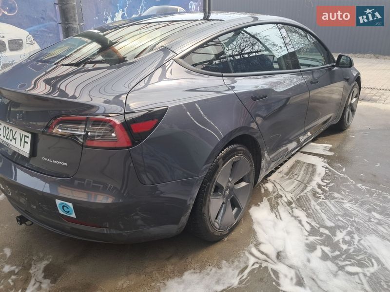 Седан Tesla Model 3 2022 в Днепре