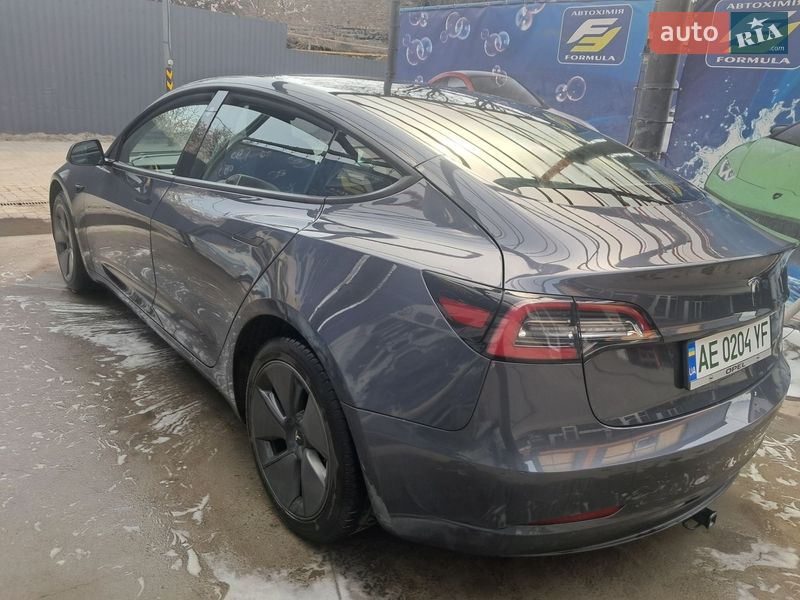 Седан Tesla Model 3 2022 в Днепре