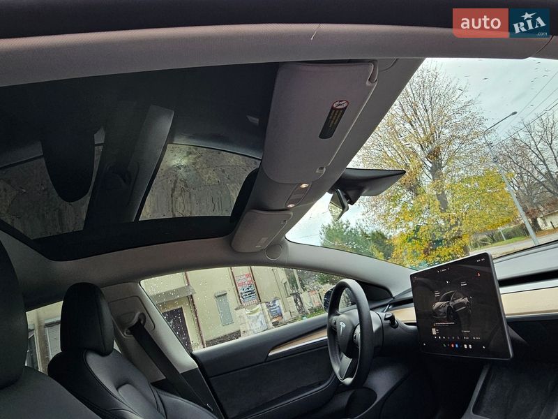 Седан Tesla Model 3 2023 в Львові
