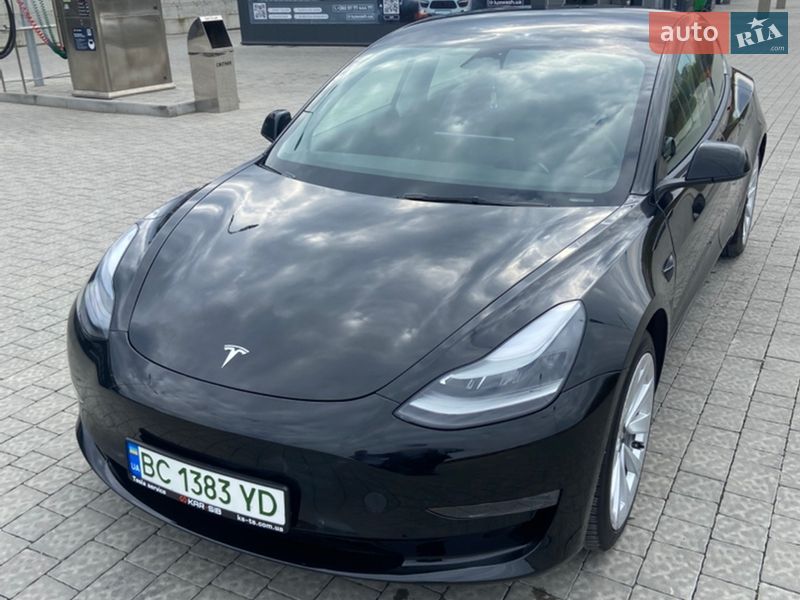 Tesla Model 3 2022