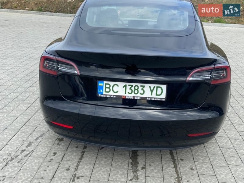 Седан Tesla Model 3 2022 в Львове