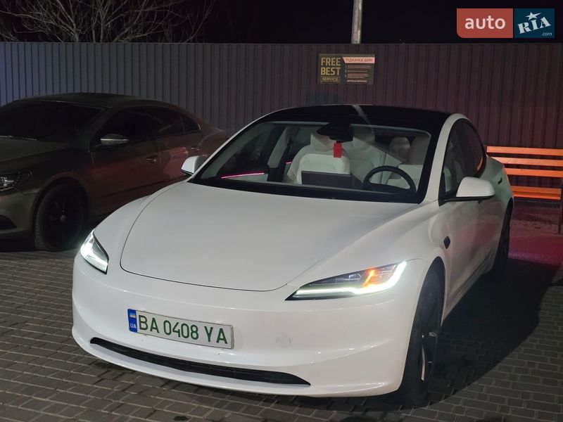 Седан Tesla Model 3 2025 в Кропивницком фото Седан Tesla Model 3 2025 в Кропивницком