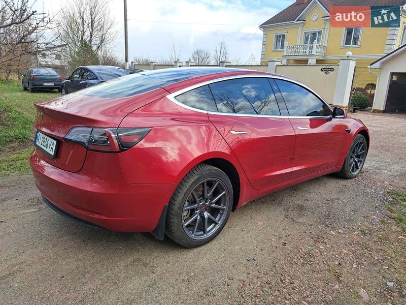 Седан Tesla Model 3 2018 в Киеве