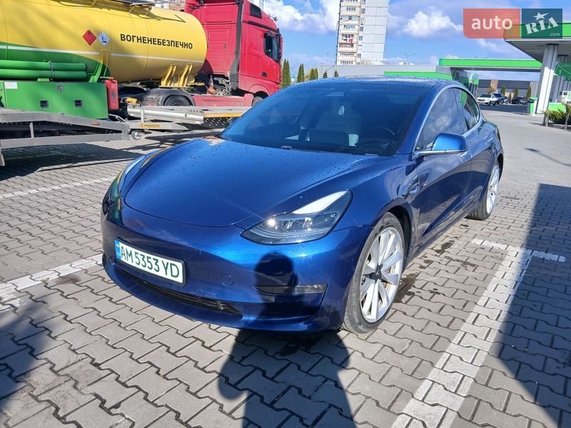 Седан Tesla Model 3 2020 в Житомирі