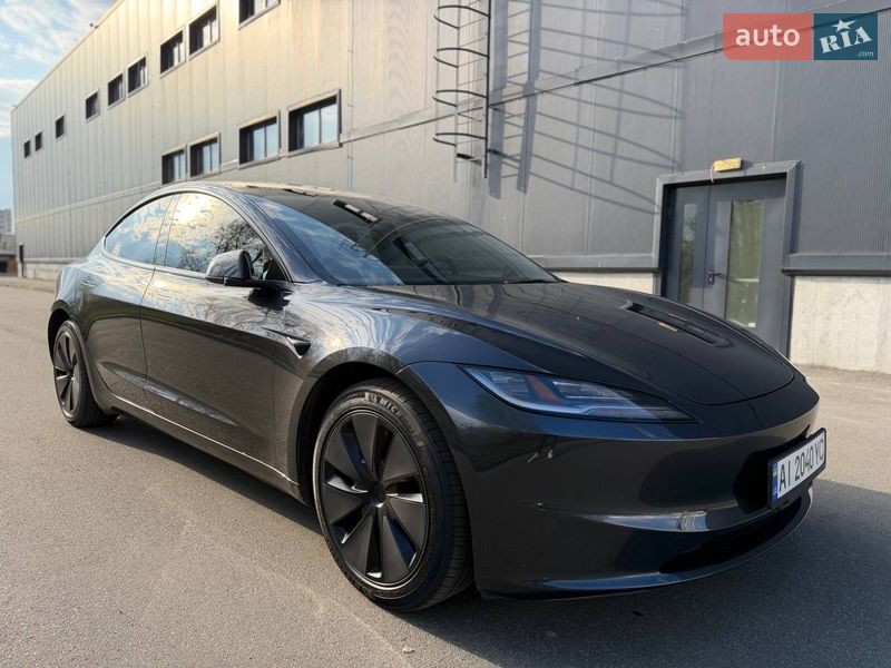 Седан Tesla Model 3 2024 в Киеве