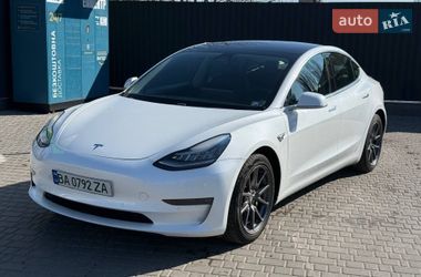 Седан Tesla Model 3 2020 в Кропивницькому