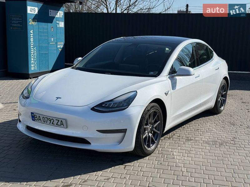 2020 Tesla Model 3, VIN 5YJ3E1EB5LF665495:plate — фото 1 (autoria)