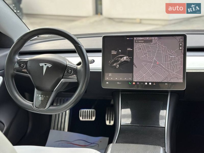 Седан Tesla Model 3 2018 в Луцке