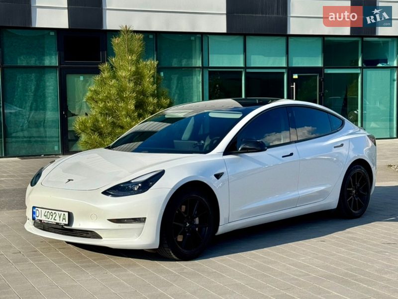 Седан Tesla Model 3 2021 в Хмельницком
