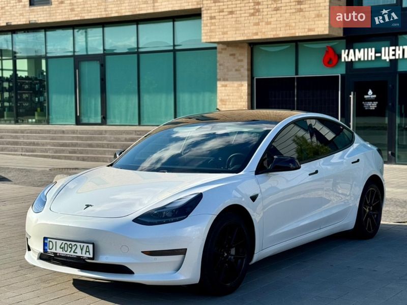 Седан Tesla Model 3 2021 в Хмельницком