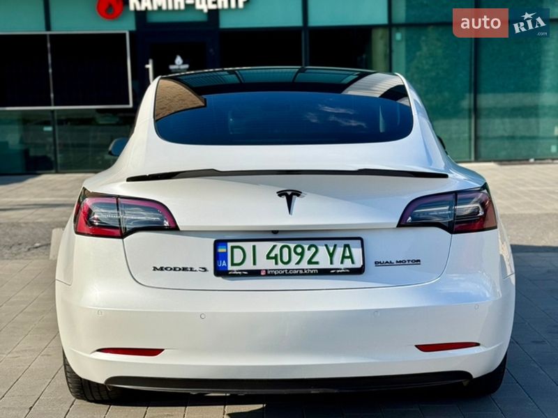 Седан Tesla Model 3 2021 в Хмельницком