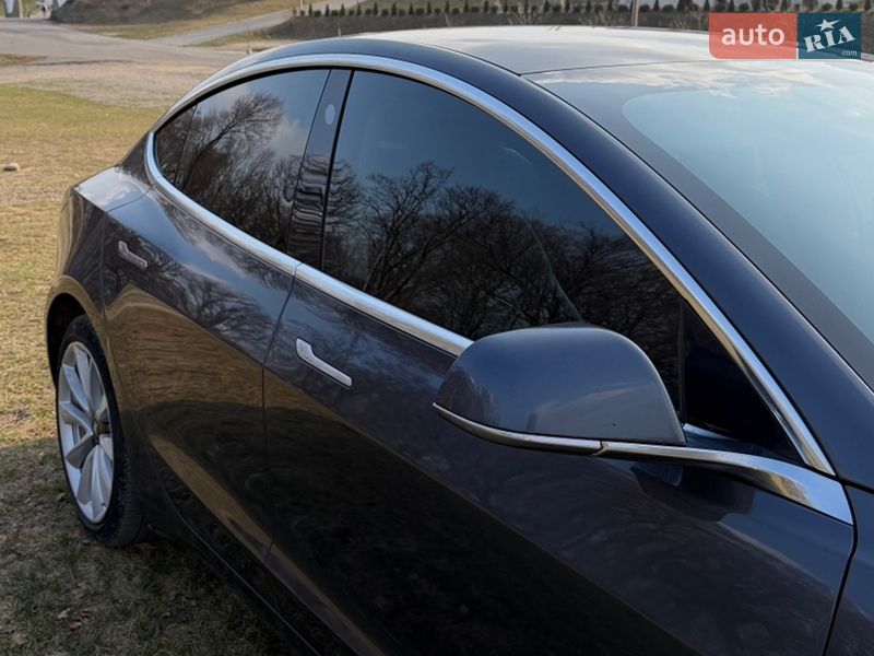 Седан Tesla Model 3 2019 в Долине