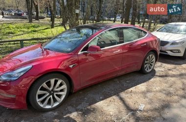 Седан Tesla Model 3 2018 в Києві
