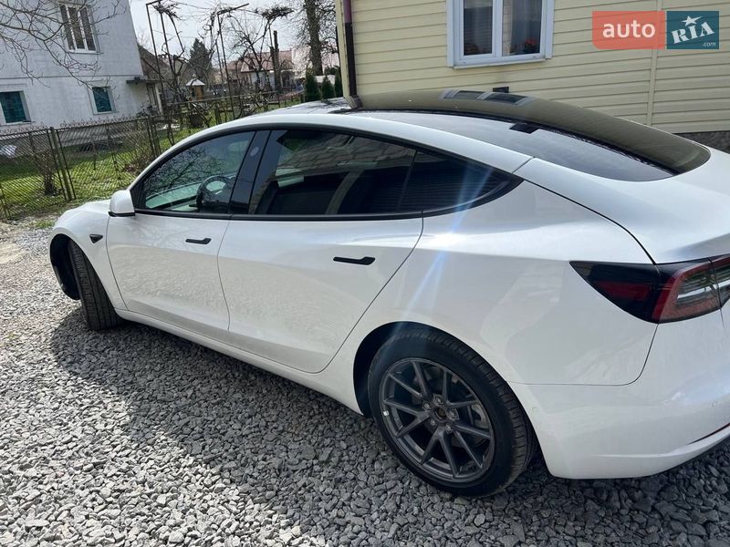 Седан Tesla Model 3 2022 в Дрогобичі фото 15 Седан Tesla Model 3 2022 в Дрогобичі