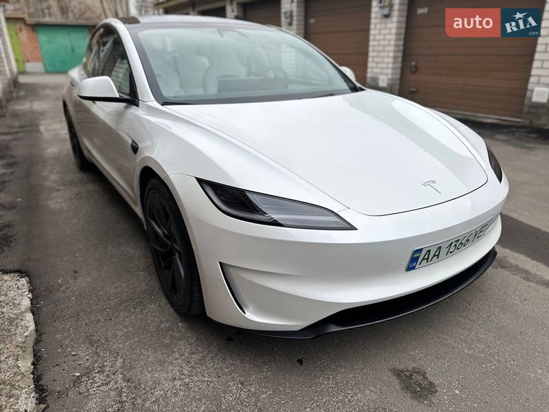 Седан Tesla Model 3 2025 в Києві
