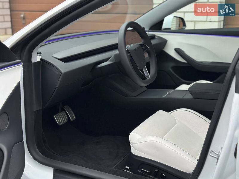 Седан Tesla Model 3 2025 в Києві