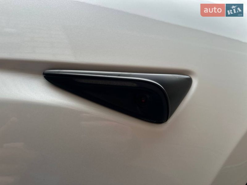 Седан Tesla Model 3 2025 в Києві