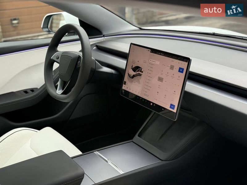 Седан Tesla Model 3 2025 в Києві