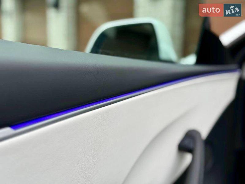 Седан Tesla Model 3 2025 в Києві