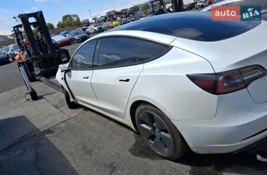 Седан Tesla Model 3 2021 в Киеве