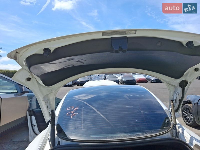 Седан Tesla Model 3 2021 в Киеве