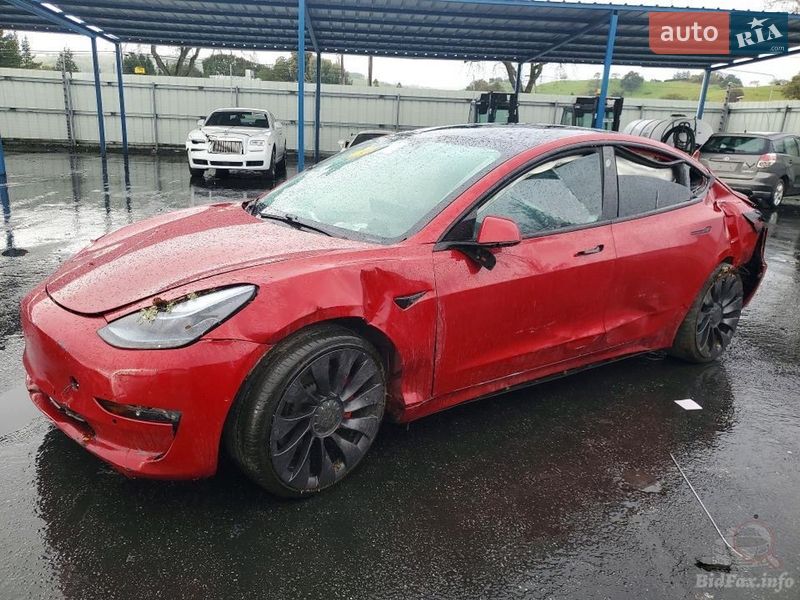Седан Tesla Model 3 2021 в Киеве