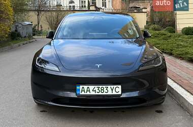 Седан Tesla Model 3 2024 в Києві