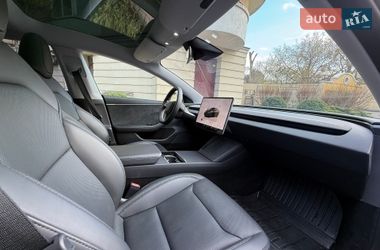 Седан Tesla Model 3 2024 в Києві