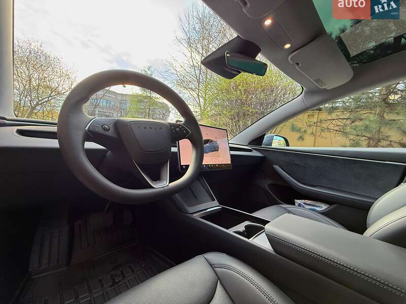 Седан Tesla Model 3 2024 в Києві