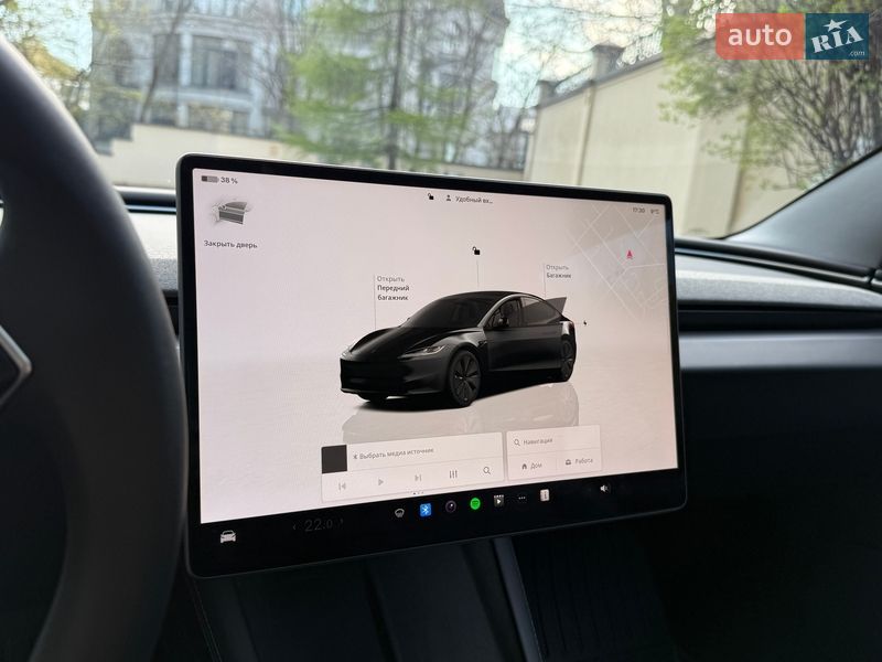 Седан Tesla Model 3 2024 в Києві
