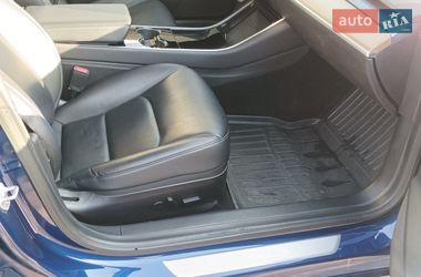 Седан Tesla Model 3 2019 в Києві