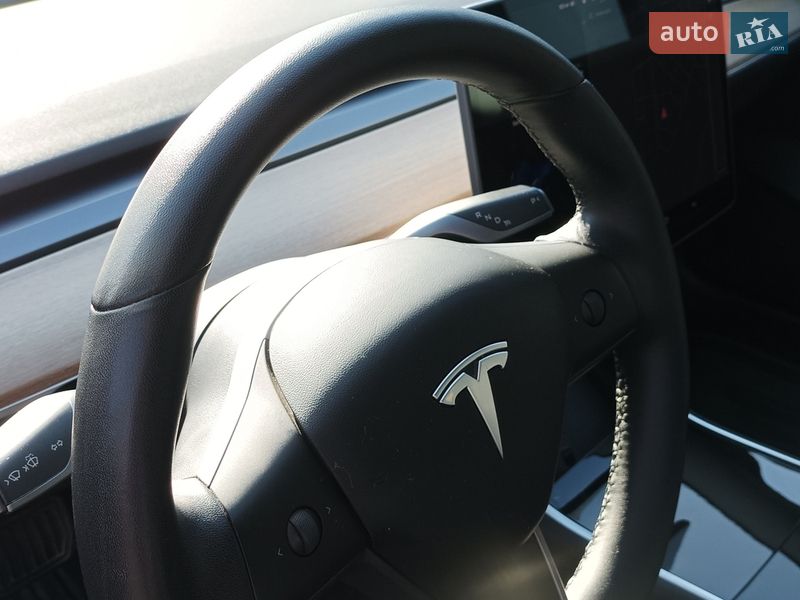 Седан Tesla Model 3 2019 в Киеве
