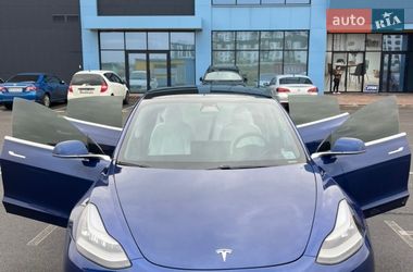 Седан Tesla Model 3 2020 в Софіївській Борщагівці
