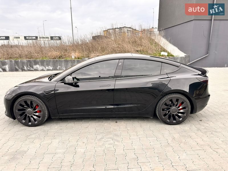 Седан Tesla Model 3 2022 в Тернополі
