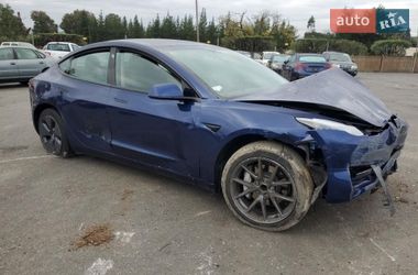 Седан Tesla Model 3 2023 в Львове