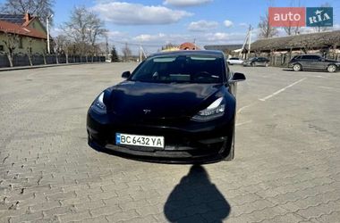 Седан Tesla Model 3 2019 в Львове