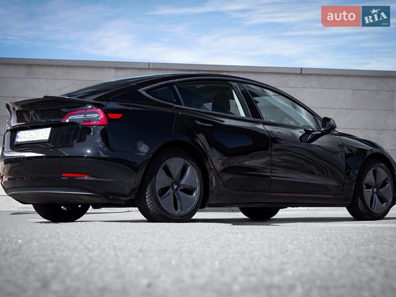 Седан Tesla Model 3 2018 в Киеве