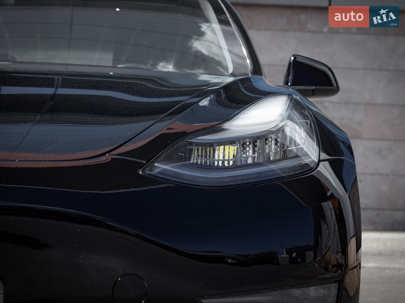 Седан Tesla Model 3 2018 в Киеве
