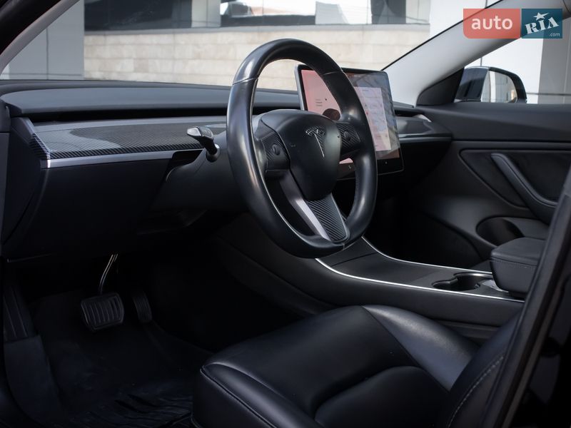 Седан Tesla Model 3 2018 в Киеве