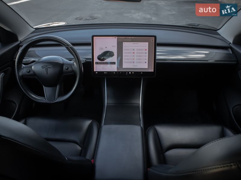Седан Tesla Model 3 2018 в Киеве