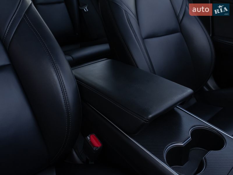 Седан Tesla Model 3 2018 в Киеве