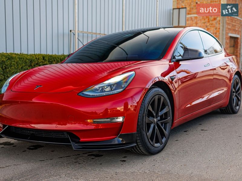 Tesla Model 3 2021