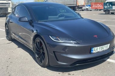 Седан Tesla Model 3 2024 в Киеве