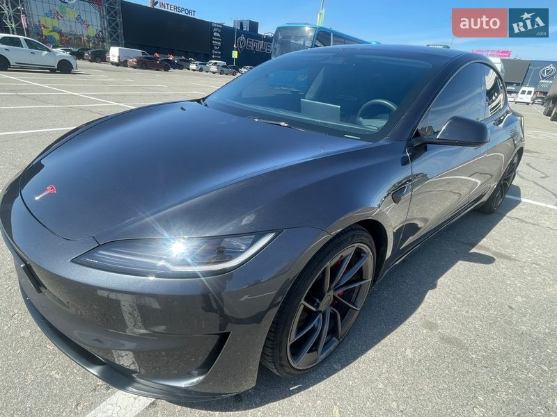 Седан Tesla Model 3 2024 в Киеве