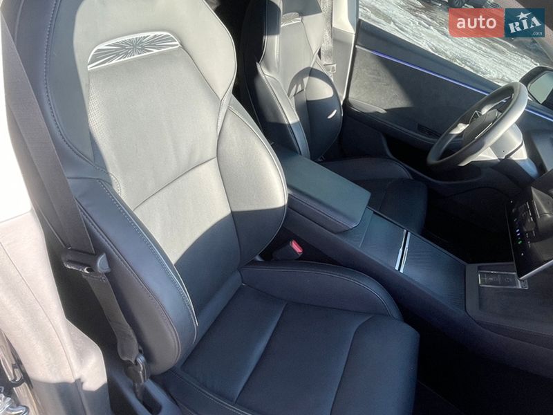 Седан Tesla Model 3 2024 в Киеве