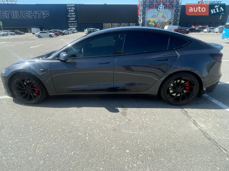 Седан Tesla Model 3 2024 в Киеве